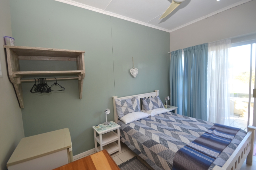 To Let 5 Bedroom Property for Rent in Kidds Beach Eastern Cape